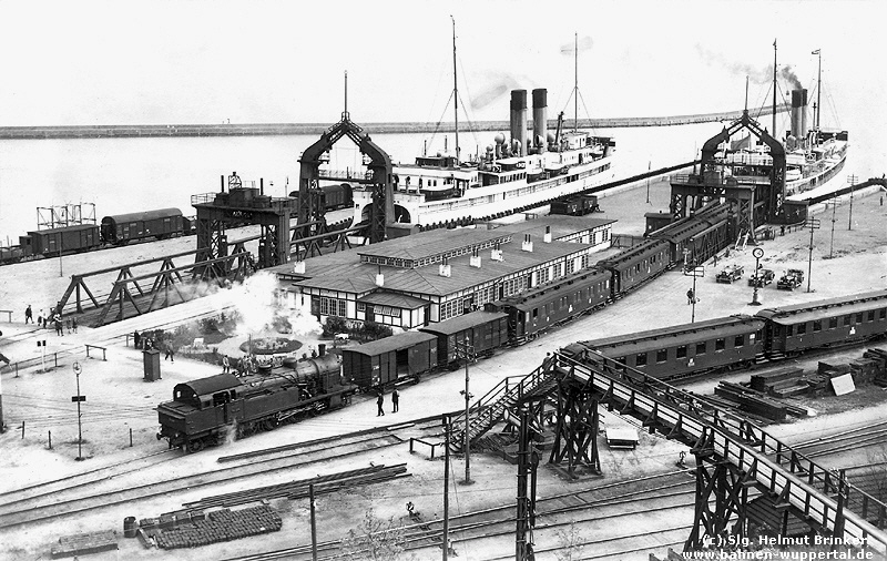 (c) Slg. Helmut Brinker 
 www.bahnen-wuppertal.de