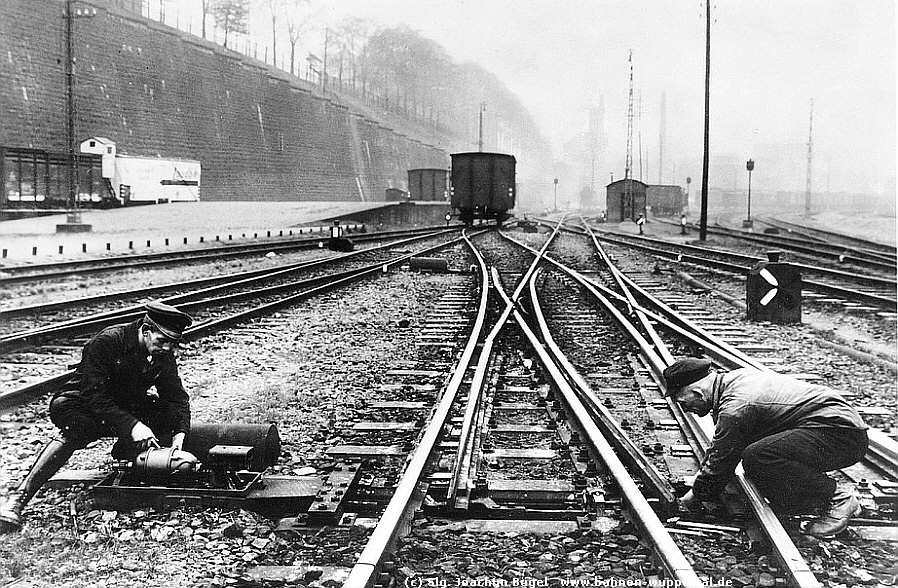 (c) Slg. Joachim Bgel   www.bahnen-wuppertal.de