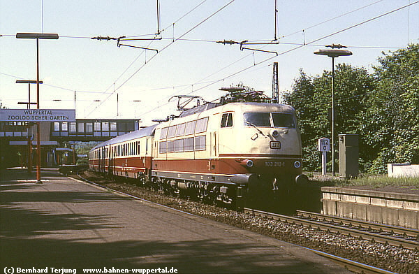 (c) Bernhard Terjung   www.bahnen-wuppertal.de
