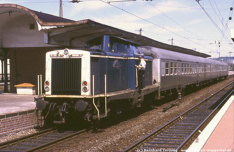 (c) Bernhard Terjung   www.bahnen-wuppertal.de