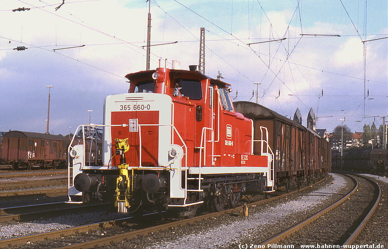 (c) Zeno Pillmann   www.bahnen-wuppertal.de