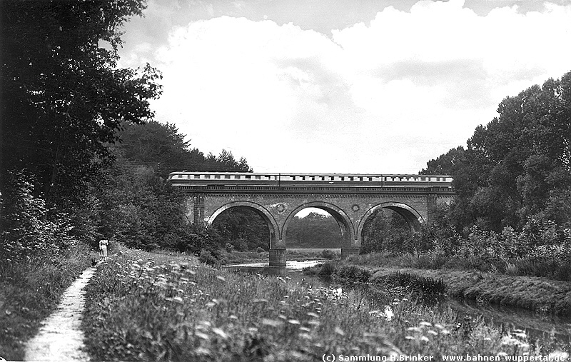(c) Sammlung H.Brinker   www.bahnen-wuppertal.de