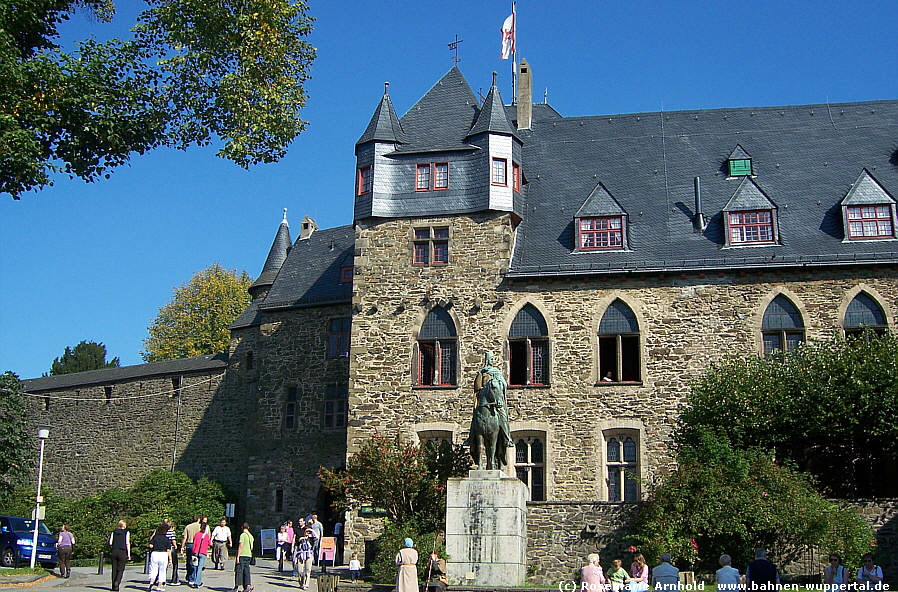 (c) Rosemarie Arnhold   www.bahnen-wuppertal.de