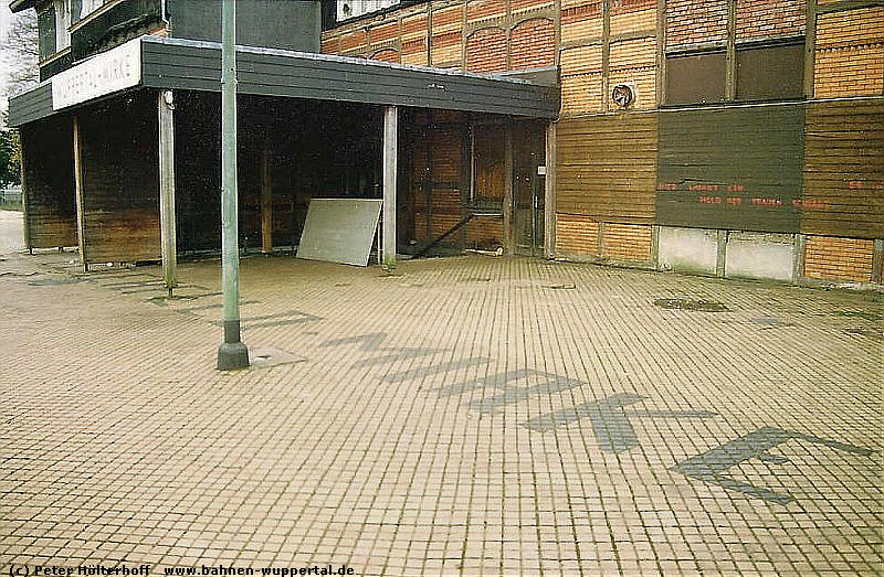 (c) Peter Hlterhoff   www.bahnen-wuppertal.de