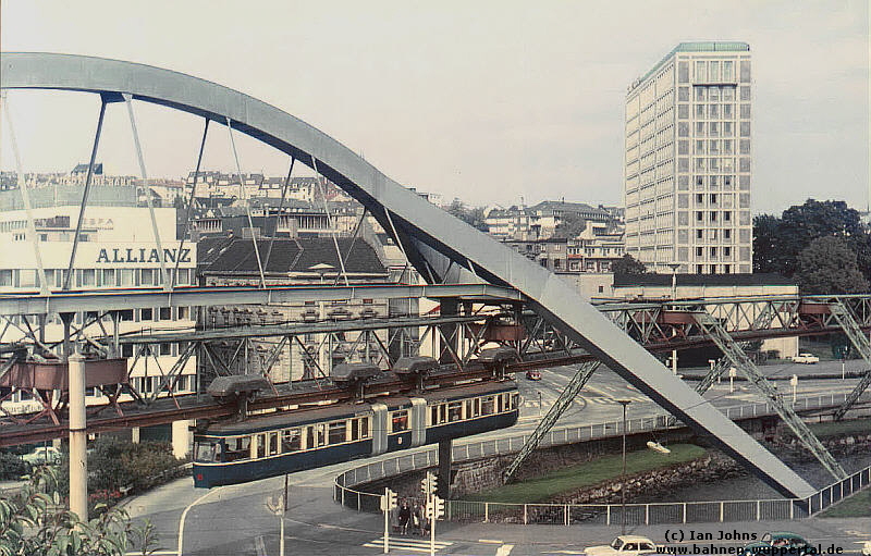 (c) Ian Johns                          

www.bahnen-wuppertal.de