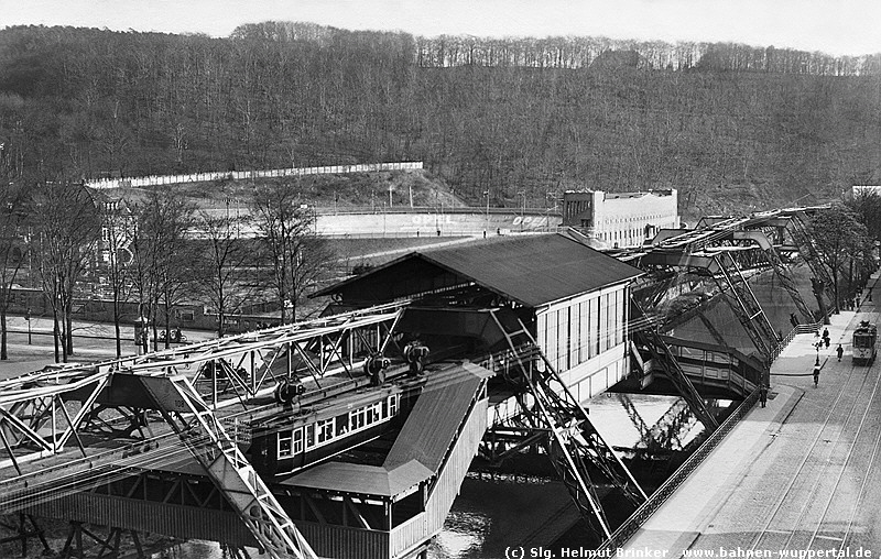 (c) Slg. Helmut Brinker   www.bahnen-wuppertal.de