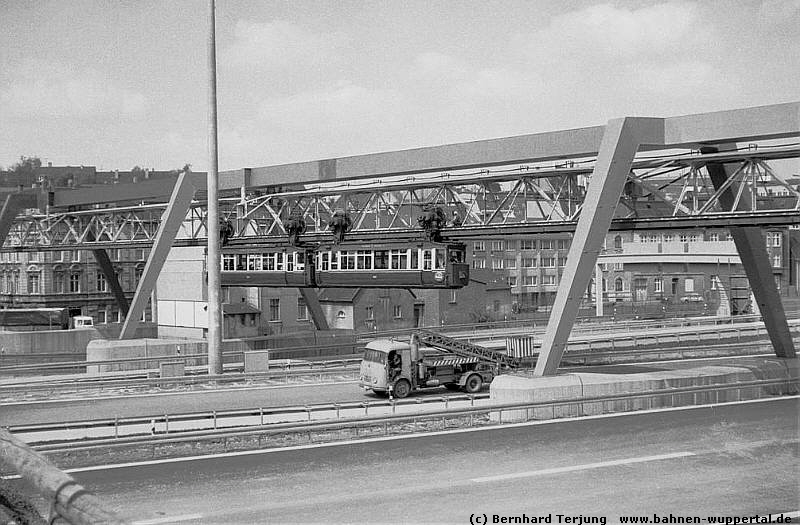 (c) Bernhard Terjung   www.bahnen-wuppertal.de