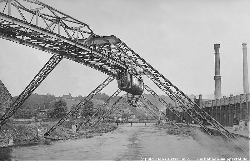 (c) Slg. Hans-Peter Berg   www.bahnen-wuppertal.de